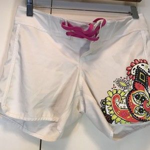 EUC ATHLETA White Zanzibar Board Shorts Women size 2